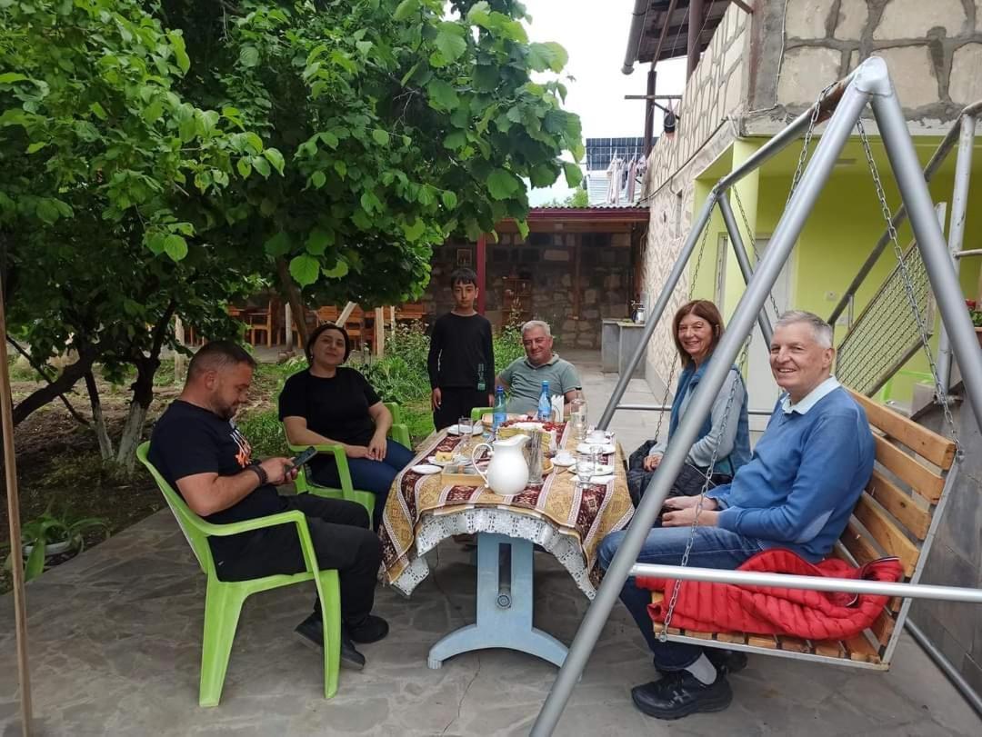 Sun House Hotel Yeghegnadzor Exterior foto